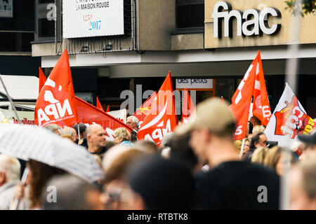 Straßburg, Frankreich - Sept 12, 2017: Demonstranten sammeln im Maison Rouge während eines Französischen landesweiten Tag des Protestes gegen die Reform des Arbeitsmarkts von Emmanuel Längestrich Regierung vorgeschlagen, Stockfoto