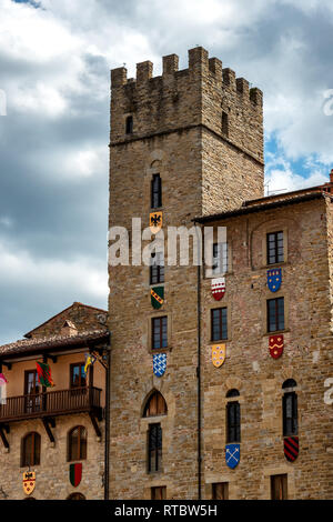 Piazza Grande, dem Hauptplatz der Stadt Arezzo, Toskana, Italien Stockfoto