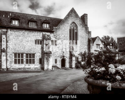 Eingang zum Essbereich in Aylesford Priory in Kent, Großbritannien. Stockfoto