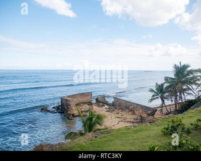 Ruinen am Meer in der Altstadt von San Juan. Puerto Rico Stockfoto