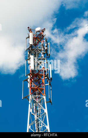 3G, 4G und 5G-Mobilfunk. Basisstation oder Base Transceiver Station. Telecommunication Tower. Drahtlose Kommunikation Antenne Sender Stockfoto