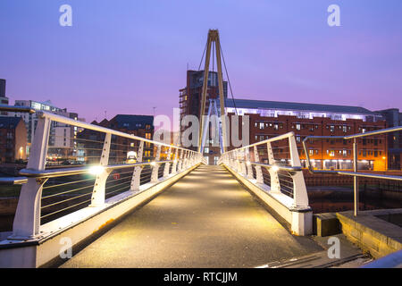 Ritter Weg Brücke über den Fluss Aire in Leeds City Centre