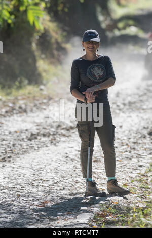 Weibliche Wanderer, Kaluk, Sikkim, Indien Stockfoto