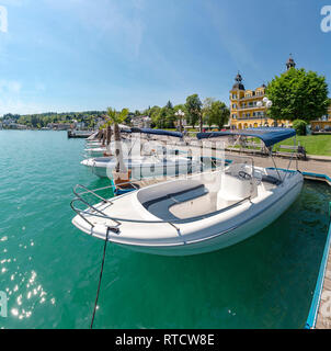 Falkensteiner Schlosshotel Velden, Velden am Wörther See, Österreich Österreich *** Local Caption *** Stadt, Dorf, Wasser, Sommer, See, Schiffe, Boot, Stockfoto