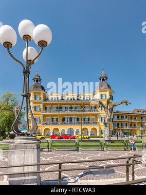 Falkensteiner Schlosshotel Velden, Velden am Wörther See, Österreich Österreich *** Local Caption *** Stadt, Dorf, Sommer, Leute, Wörthersee Stockfoto