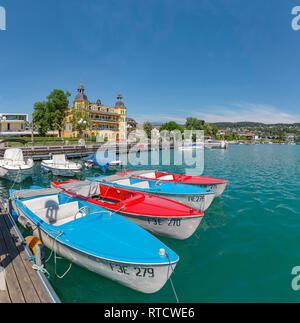 Falkensteiner Schlosshotel Velden, Velden am Wörther See, Österreich Österreich *** Local Caption *** Stadt, Dorf, Wasser, Sommer, Schiffe, Boot, Wörth Stockfoto