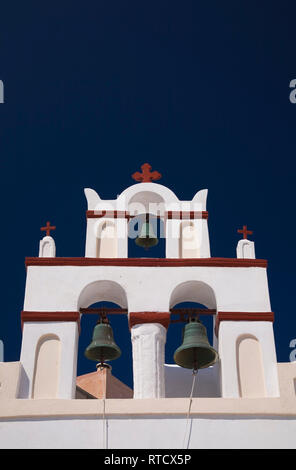 Kirchturm, Dorf Oia, Santorini, Griechenland Stockfoto