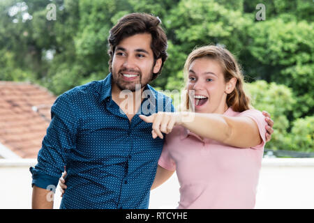 Touristische Paar auf Sightseeing im Freien Stockfoto