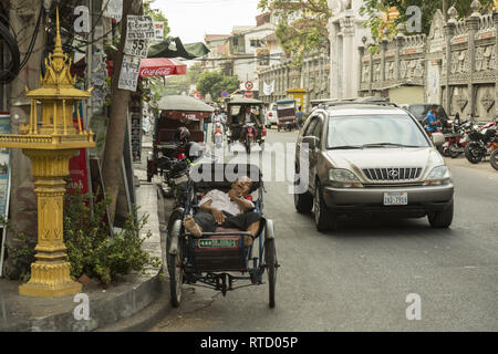 Phnom Penh ist Stadt der vielen Armen und einige sehr reiche. Stockfoto