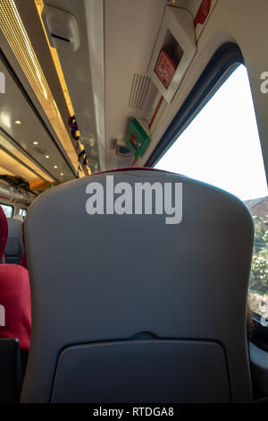 Bahnreisende Ansicht der Kopfstütze vorne Stockfoto