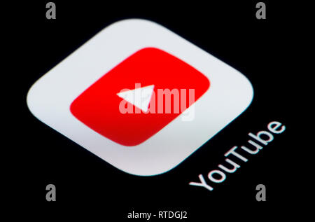 Eine Nahaufnahme der YouTube App Symbol, wie auf dem Bildschirm eines Smartphones (nur redaktionelle Nutzung) Stockfoto