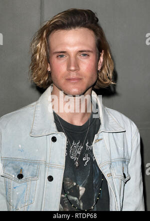 McFly's Dougie Poynter an der Produkteinführung Partei für neue Kleidung Linie von 'Emma Willis für die Nächste' an der Marylebone Hotel. Stockfoto