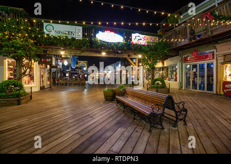 San Fancisco, Kalifornien, Vereinigte Staaten - 16 November 2018: Pier 39 in Downtown City bei Nacht. Stockfoto