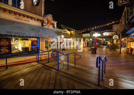 San Fancisco, Kalifornien, Vereinigte Staaten - 16 November 2018: Pier 39 in Downtown City bei Nacht. Stockfoto