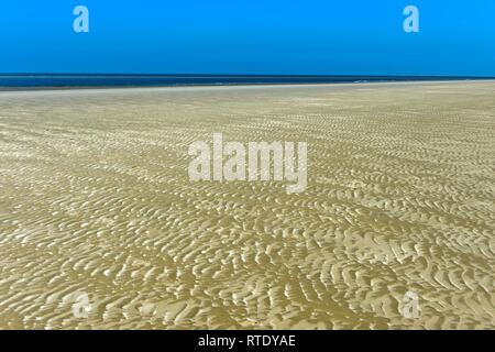 Wellen von Wind und Gezeiten, Strömungen in den Sand gebildet im Wattenmeer, Nationalpark Schleswig-Holsteinisches Wattenmeer Stockfoto