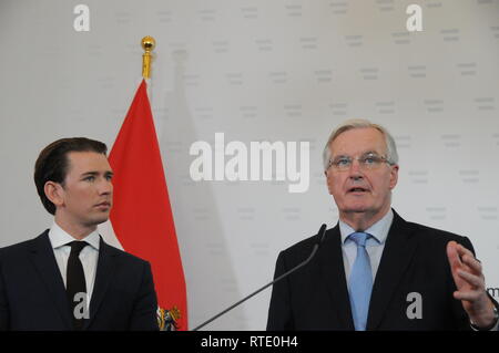 Wien, Österreich. 28 Feb, 2019. Der österreichische Kanzler Sebastian Kurz (L) und Michel Barnier, EU-Chefunterhändler für Brexit, nehmen an einer Pressekonferenz in Wien, Österreich, 28.02.2019. Der österreichische Kanzler Sebastian Kurz gesagt hier am Donnerstag eine harte Brexit vermieden werden sollte, während eine geordnete Brexit noch das Ziel ist. Credit: Liu Xiang/Xinhua/Alamy leben Nachrichten Stockfoto