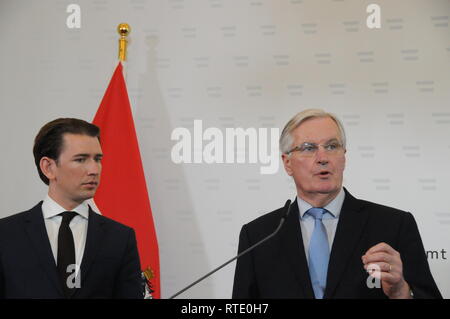 Wien, Österreich. 28 Feb, 2019. Der österreichische Kanzler Sebastian Kurz (L) und Michel Barnier, EU-Chefunterhändler für Brexit, nehmen an einer Pressekonferenz in Wien, Österreich, 28.02.2019. Der österreichische Kanzler Sebastian Kurz gesagt hier am Donnerstag eine harte Brexit vermieden werden sollte, während eine geordnete Brexit noch das Ziel ist. Credit: Liu Xiang/Xinhua/Alamy leben Nachrichten Stockfoto