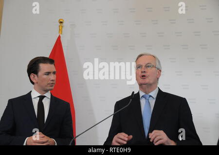 Wien, Österreich. 28 Feb, 2019. Der österreichische Kanzler Sebastian Kurz (L) und Michel Barnier, EU-Chefunterhändler für Brexit, nehmen an einer Pressekonferenz in Wien, Österreich, 28.02.2019. Der österreichische Kanzler Sebastian Kurz gesagt hier am Donnerstag eine harte Brexit vermieden werden sollte, während eine geordnete Brexit noch das Ziel ist. Credit: Liu Xiang/Xinhua/Alamy leben Nachrichten Stockfoto