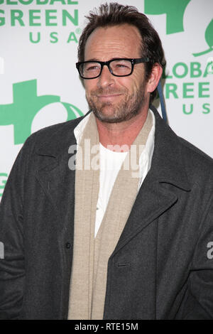 Datei: 1 Mar 2019. Luke Perry ist nach einem Schlaganfall ins Krankenhaus eingeliefert. Foto: Hollywood, CA - 20. Februar: Luke Perry nimmt Global Green USA 10. jährlichen Pre-Oscar Party in Avalon am 20. Februar in Hollywood, Kalifornien 2013. Personen: Luke Perry Credit: Stürme Media Group/Alamy leben Nachrichten Stockfoto