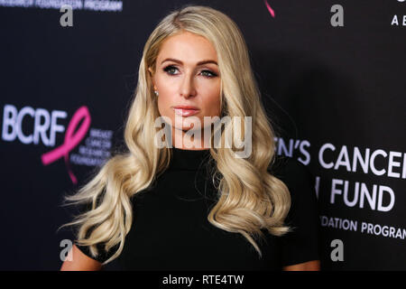 Beverly Hills, Vereinigte Staaten. 28 Feb, 2019. BEVERLY HILLS, Los Angeles, CA, USA - 28. Februar: Paris Hilton kommt an die Women's Cancer Research Fund Ein unvergesslicher Abend Benefiz-gala 2019 im Beverly Wilshire Hotel Vier Jahreszeiten statt, am 28. Februar 2019 in Beverly Hills, Los Angeles, Kalifornien, Vereinigte Staaten. (Foto von Xavier Collin/Image Press Agency) Quelle: Bild Presse Agentur/Alamy leben Nachrichten Stockfoto