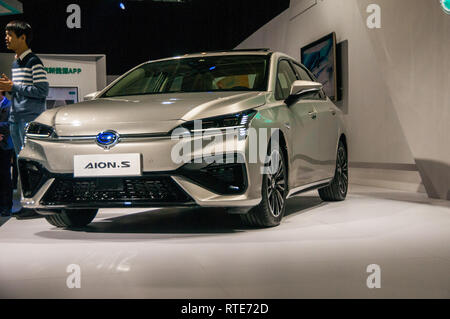 Guangzhou, China. 1. März, 2019. Offizieller Start des GAC NE Aion S elektrische Auto berechnet als die chinesischen Tesla Modell 3 Killer im GAC NE Fabrik in Guangzhou, Provinz Guangdong, China. Mark Andrews/Alamy leben Nachrichten Stockfoto