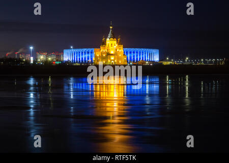 Nischni Nowgorod, Ansicht von der Alexander-Nevsky-Kathedrale und dem WM-Stadion Stockfoto