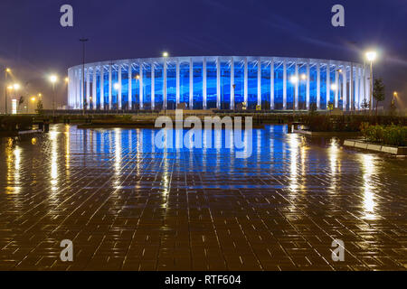 Sport Stadion am Abend Leuchten nach dem Regen, Nishnij Nowgorod, Russland Stockfoto