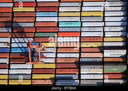 Luftaufnahme, Portal Palette LKW-Transporte Container am Burchardkai, Hamburg, Deutschland Stockfoto