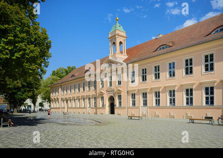 Altes Gymnasium, Altes Gymnasium, alte High School, Schulplatz Square, Neuruppin, Brandenburg, Deutschland Stockfoto