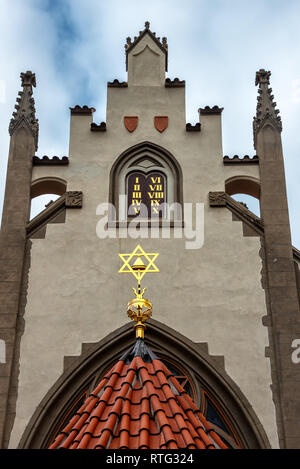 Alte Synagoge im jüdischen Viertel von Prag. Stockfoto