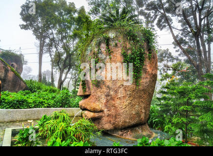 Skulptur an der Ba Na Hügel in Vietnam. Stockfoto