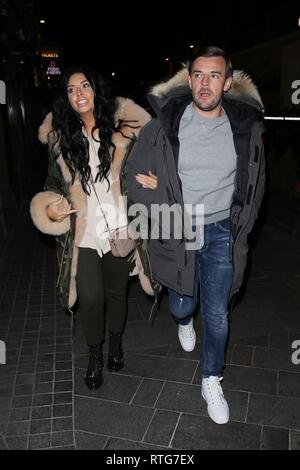 Cara de La Hoyde und Nathan Massey kommen bei Global Studios vor, die auf die Herzen Frühstück show Mit: Cara de La Hoyde, Nathan Massey Wo: London, Vereinigtes Königreich, wenn: 29 Jan 2019 Credit: Michael Wright/WENN.com Stockfoto