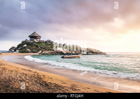 Tropischen Strand bei Sonnenaufgang in Kap San Juan - Tayrona Nationalpark, Kolumbien Stockfoto