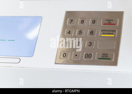 ATM-Tastatur auf Geldautomaten in selektiven Fokus. Stockfoto