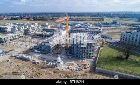 Lieferbar Luftbild zeigt Eddington in Cambridge, eine neue Universität Entwicklung. Die North West Cambridge Entwicklung ist ein von der Cambridge Universität Ort im Nordwesten von Cambridge in England. Die Entwicklung soll Überbelegung zu lindern und steigenden Bodenpreise in Cambridge. Die erste Phase resultierten aus einem £ 350 Mio. Investition durch die Universität. Stockfoto