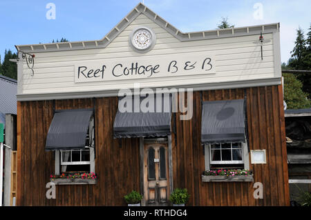 Rose Cottage Bed and Breakfast in Neuseeland Westküste Stadt Reefton. Einige der Gebäude sind in einem ähnlichen Stil. Stockfoto