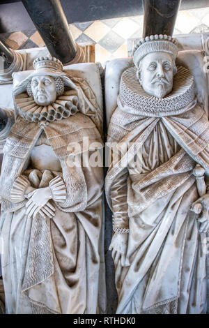 Marmor Monument von Nicholas Stein Sir Täufer Hicks (gestorben 1629) und seine Frau Elizabeth (gestorben 1643) in St. James Kirche in Chipping Campden, Glos. Stockfoto