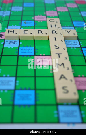 Frohe Weihnachten Aufschrift von Scrabble Fliesen Stockfoto