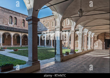 Das Kloster von San Lorenzo Kirche (Tempio di San Lorenzo), ein katholischer Ort der Anbetung in Vicenza, im gotischen Stil erbaut - Vicenza, Italien Stockfoto