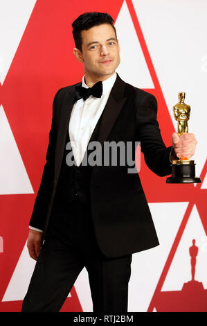 Rami Malek, bester Schauspieler Sieger für "Bohemian Rhapsody", der in der Presse während der 91. jährlichen Academy Awards stellt auf der Dolby Theatre in Hollywood, Kalifornien, am 24. Februar, 2019. Stockfoto