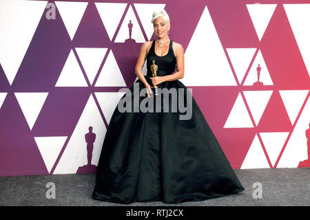 Lady Gaga, Sieger der Best Original Song für HALLOW'S" von "Ein Star wird geboren", stellt in der Presse während der 91. jährlichen Academy Awards in Hollywood und Highland am 24. Februar 2019 in Hollywood, Kalifornien. Stockfoto