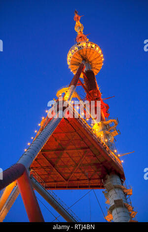 Fernsehturm am Berg Mtazminda, Tiflis, Georgien Stockfoto