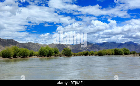 Yarlung Tsangpo (Brahmaputra) River Tal, Lhoka (Shannan) der Präfektur, Tibet, China Stockfoto