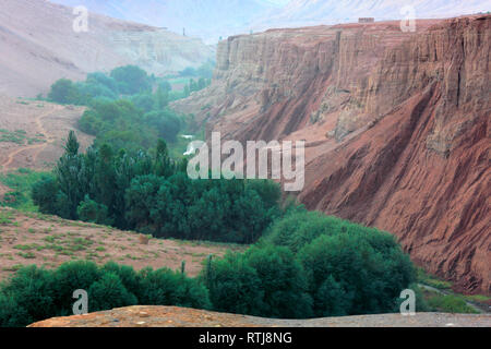 Flammende Berge, Höhlen von Bezeklik, Xinjiang Uyghur autonome Region, China Stockfoto