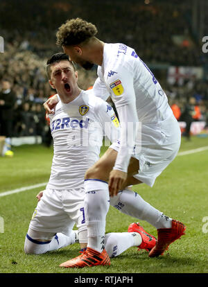 Leeds United ist Pablo Hernandez (links) feiert ersten Ziel seiner Seite des Spiels zählen während der Himmel Wette Championship Match an der Elland Road, Leeds. Stockfoto