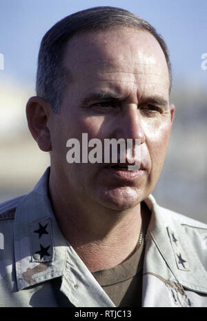 17. Oktober 1993 Major General Thomas Montgomery (Kommandant der amerikanischen Truppen in Somalia) Im UNOSOM HQ Compound in Mogadischu. Stockfoto