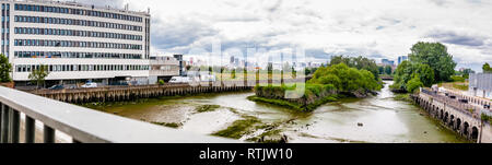 Channelsea Fluss eine Tidal River in London, England, einem der Bogen zurück Flüsse, fließen in die Bug Creek Teil des Flusses Lea Stockfoto