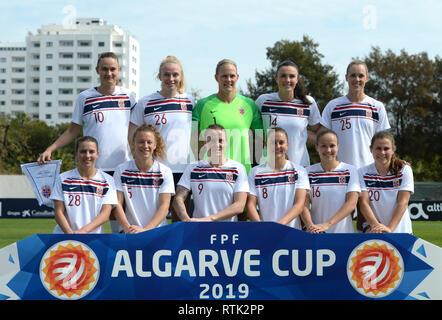 Albufeira, Portugal. 1 Mär, 2019. Spieler von Norwegen posieren für Fotos der Gruppe vor der Gruppe C Spiel gegen China am Fußball Einladungs des 2019 Algarve Cup Frauen Turnier in Lissabon, Portugal, 1. März 2019. Norwegen gewann 3-1. Credit: Zhang Liyun/Xinhua/Alamy leben Nachrichten Stockfoto