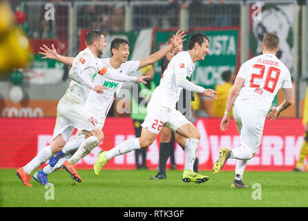 Augsburg, Deutschland. 01 Mär, 2019. Dong-Won JI, FCA 22 schießen Ziel für 2-0 feiert sein Ziel für, glücklich, Lachen, feiern, FC Augsburg - Borussia Dortmund - DFL-Bestimmungen verbieten die Verwendung von Fotografien als BILDSEQUENZEN und/oder quasi-VIDEO - 1. Deutschen Fußball-Bundesliga, Augsburg, März 1, 2019 Saison 2018/2019, Spieltag 24, BVB, Bayern Credit: Peter Schatz/Alamy leben Nachrichten Stockfoto