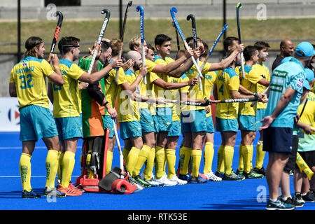 2. März 2019, Sydney Olympic Park Hockey Centre, Sydney, Australien; FIH Mens Pro League Hockey, Australien im Vergleich zu Spanien; Australien applaudieren die Menschenmenge vor dem Spiel Stockfoto